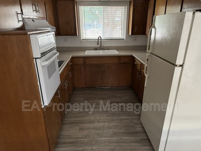 10321 Santa Paula Ave Ne - Photo 5 of 16