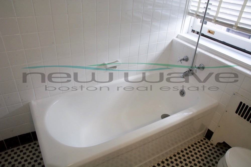 21 Beacon St #8D - Photo 3 of 7