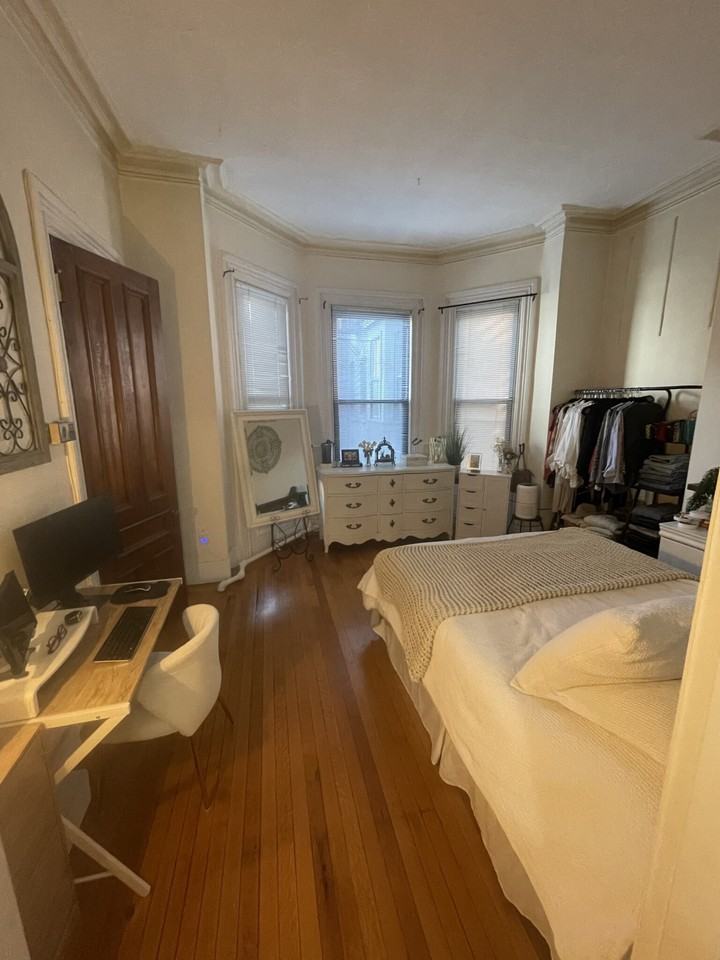 16 Hereford St #2 - Photo 4 of 19