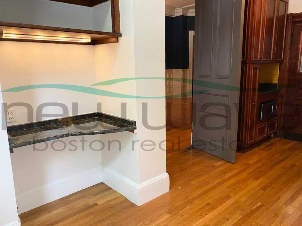 119 Commonwealth Ave #4 - Photo 2 of 9