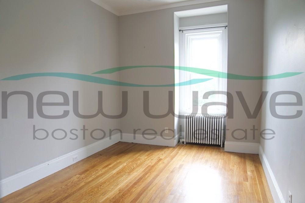 224 Commonwealth Ave #10 - Photo 2 of 7