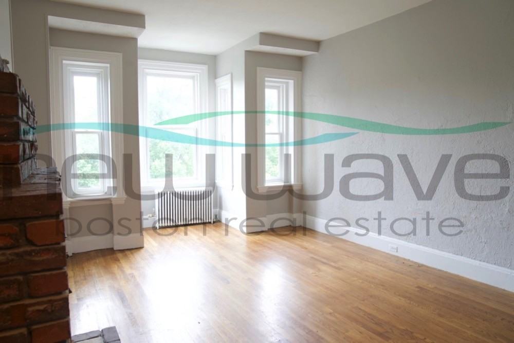 224 Commonwealth Ave #10 - Photo 4 of 7