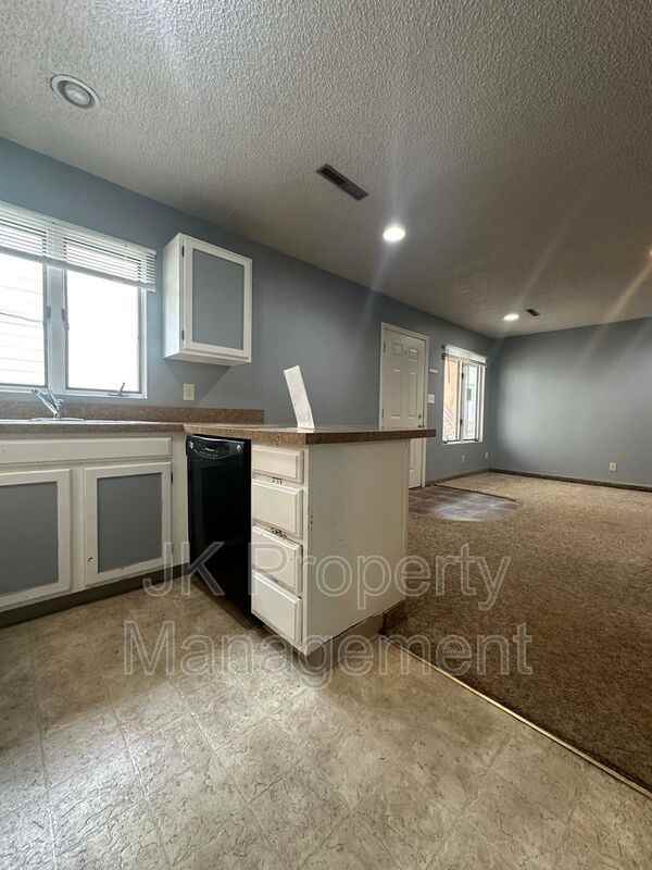 3516 11th Ave S #10 - Photo 6 of 12