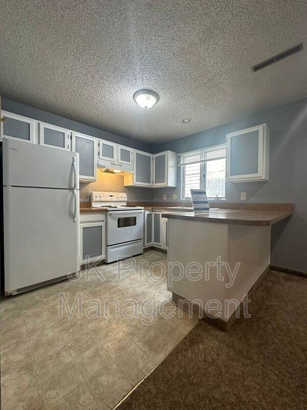 3516 11th Ave S #10 - Photo 7 of 12