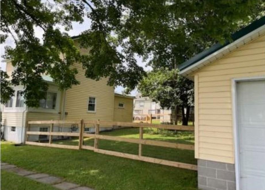 627 Hamill St - Photo 2 of 8