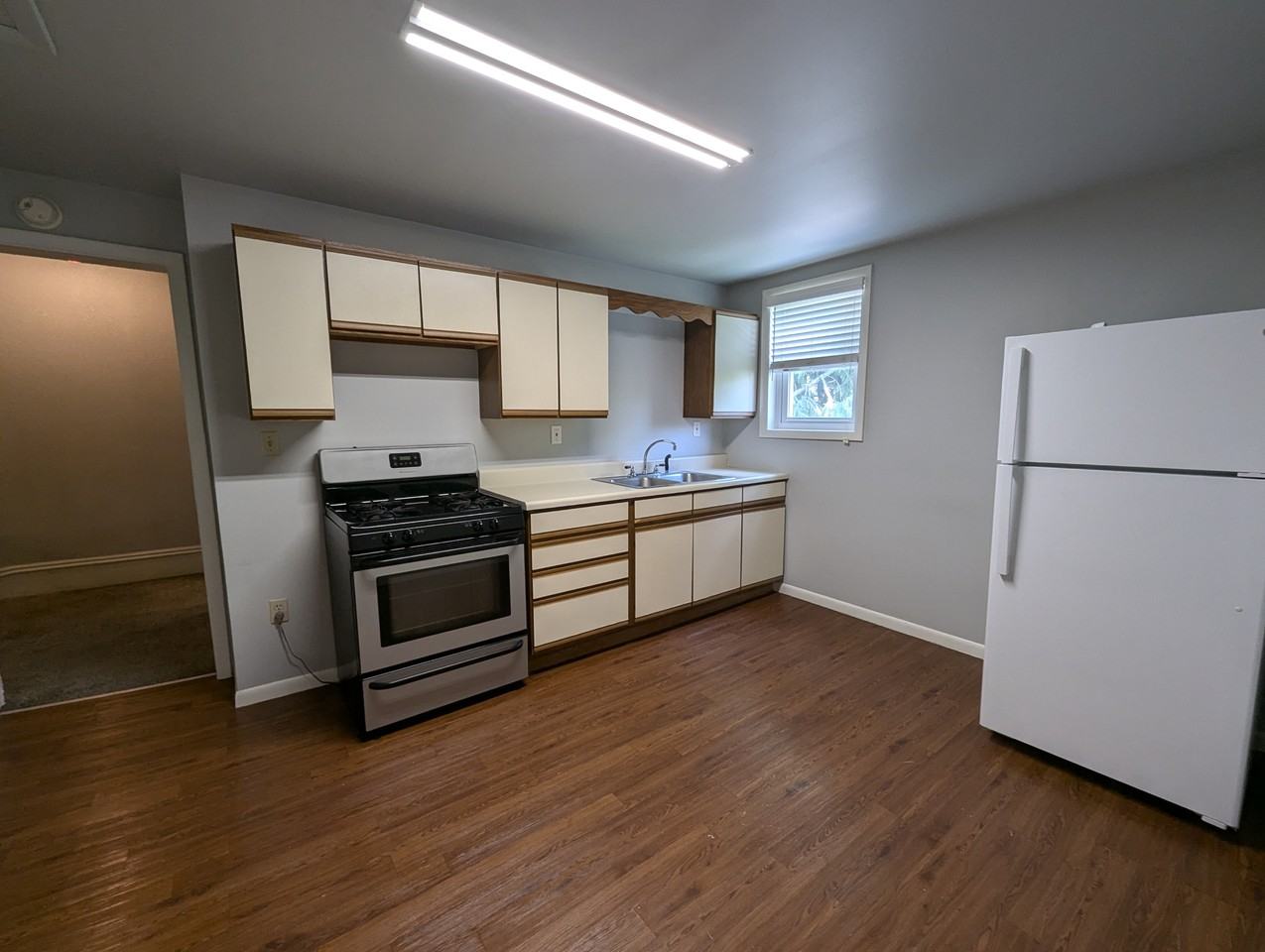 243 Pennsylvania Ave - Photo 2 of 11