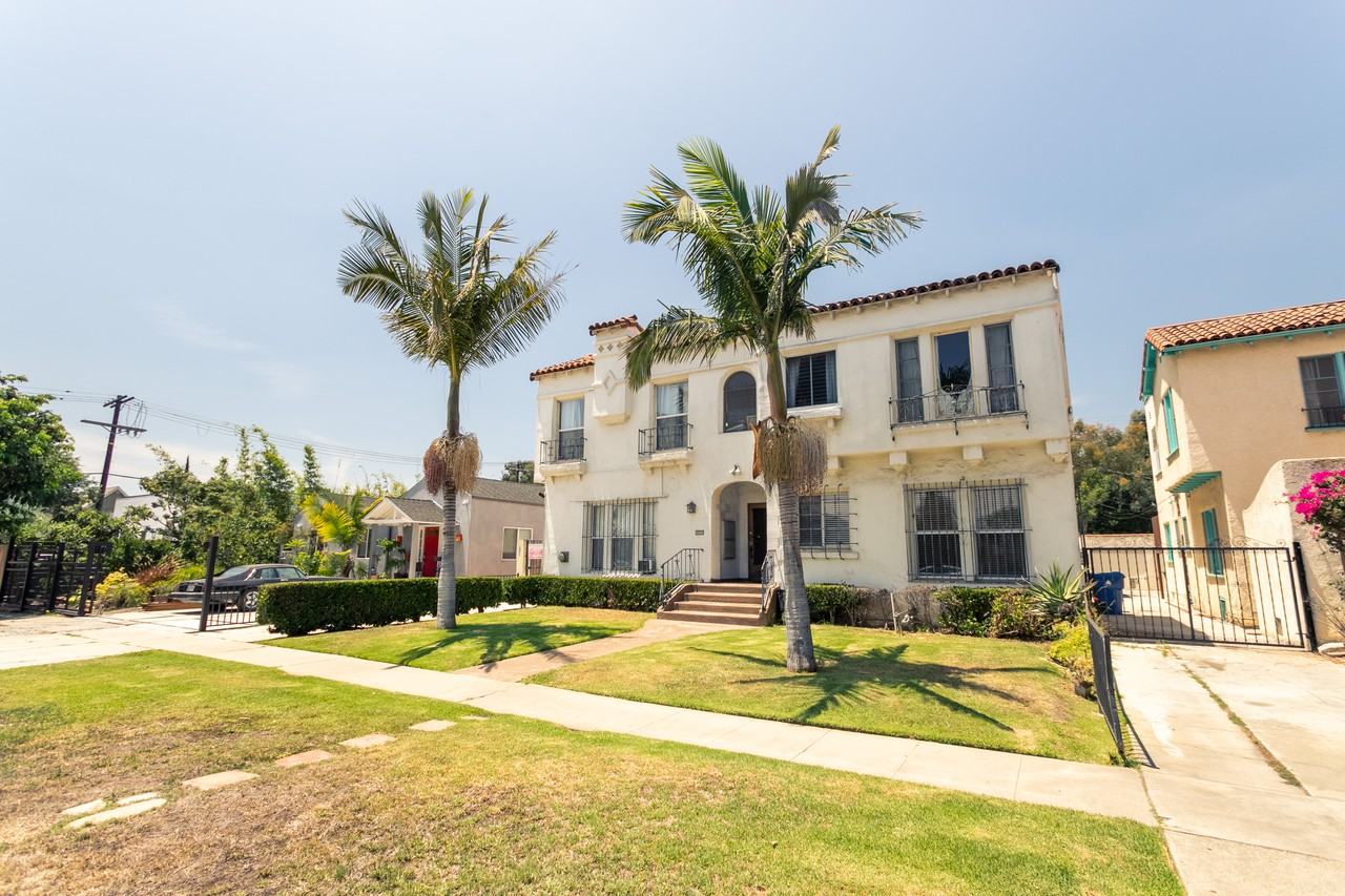 1557 Hauser Blvd - Photo 3 of 18