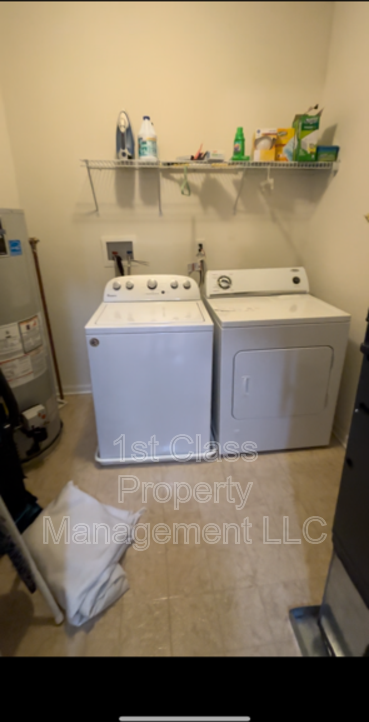 324 Sloan Ct #324 - Photo 2 of 10