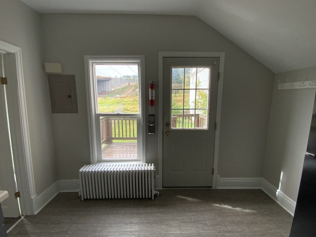 1905 W 1St St - Photo 3 of 14