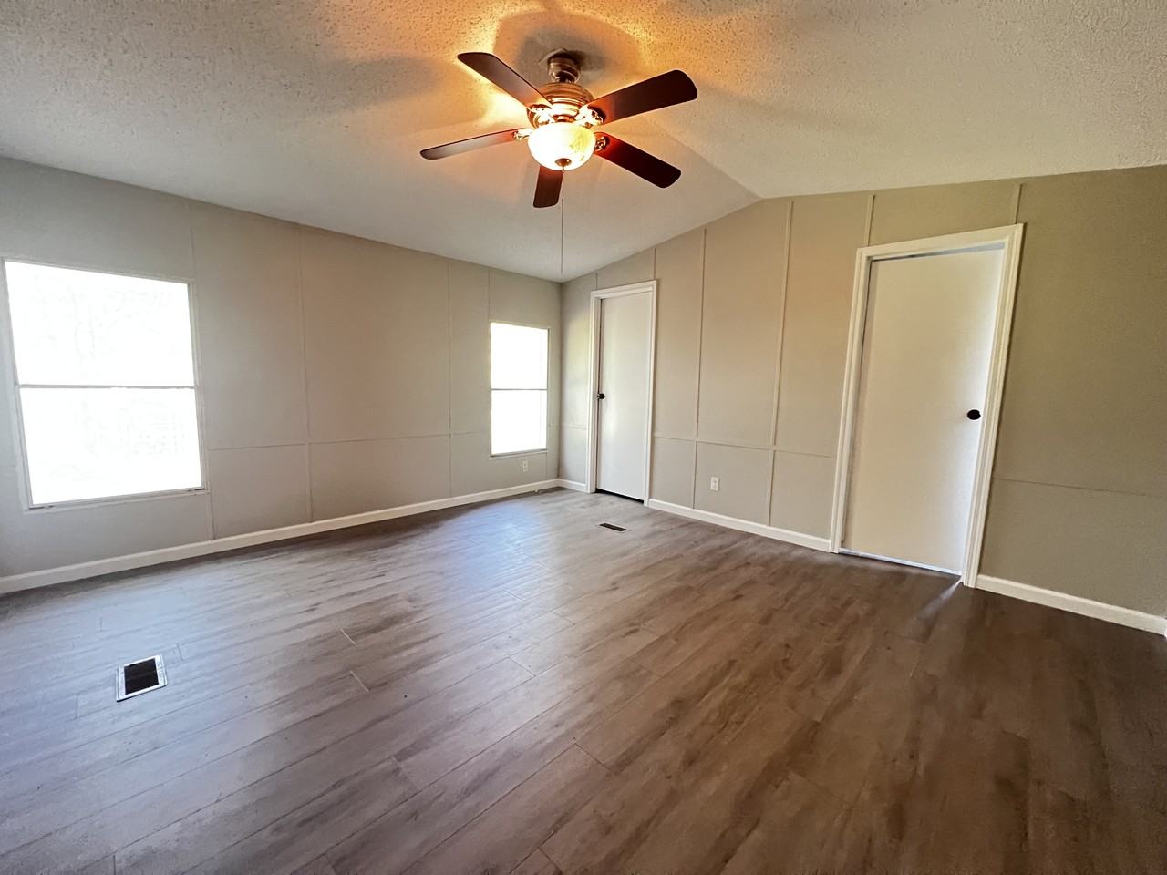 10371 Springfield Rd - Photo 3 of 12