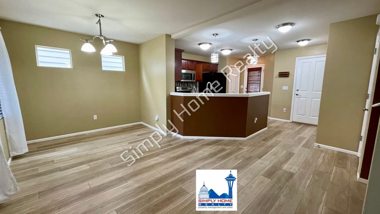 6636 Oklahoma St Se - Photo 4 of 32