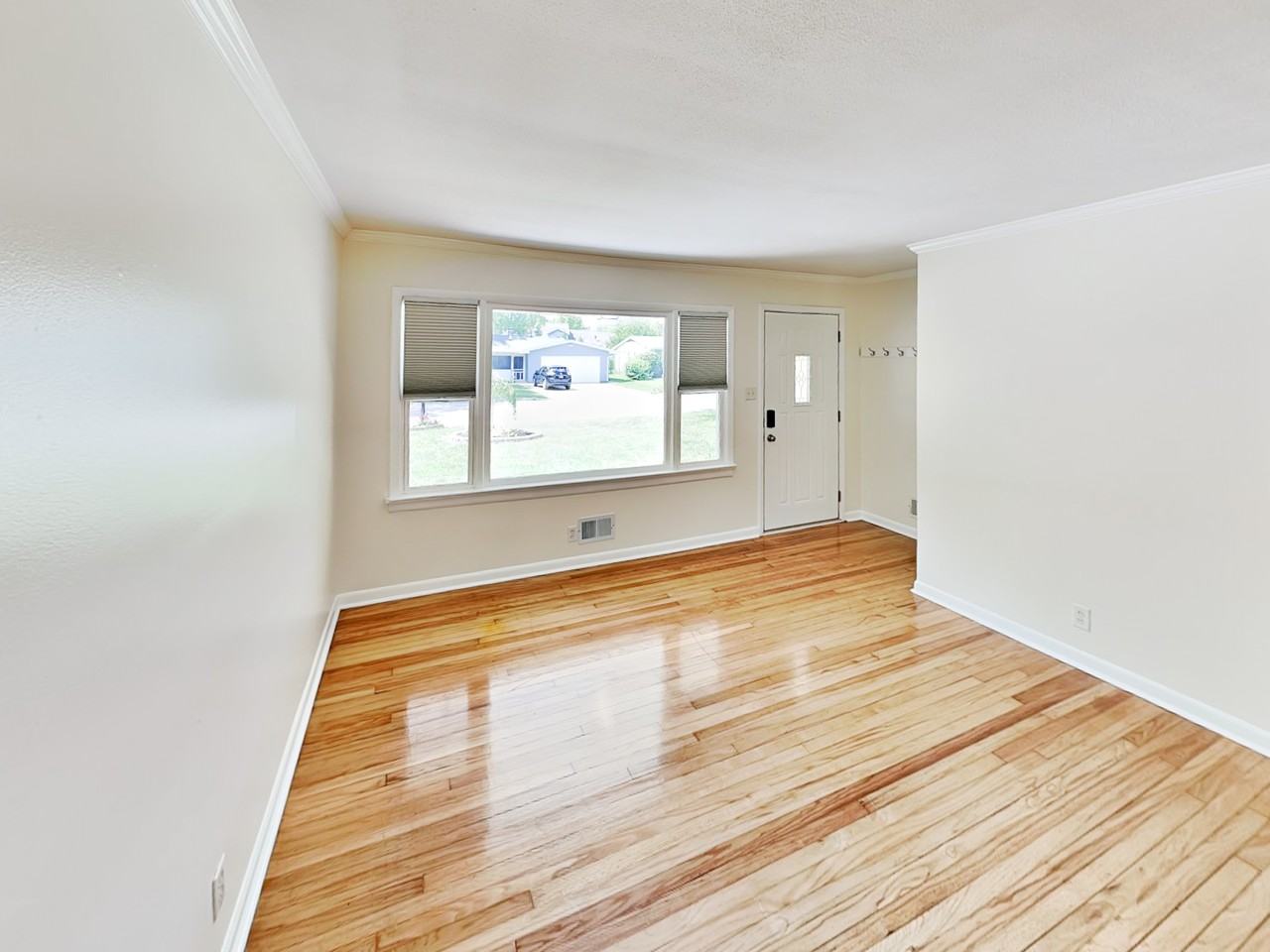 2204 Carlisle Rd - Photo 2 of 23