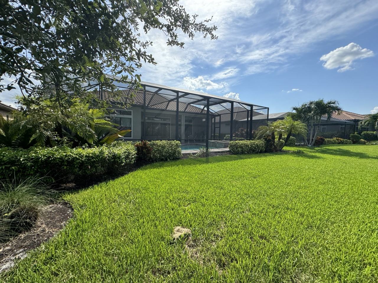 9262 Rialto Ln - Photo 3 of 48