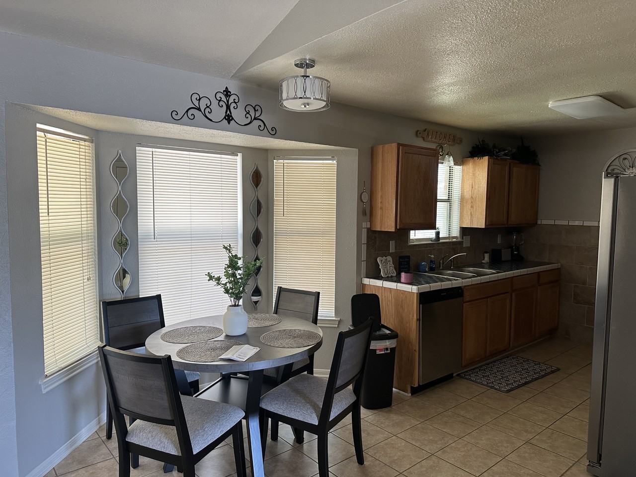 3006 Persimmon Drive - Photo 3 of 18