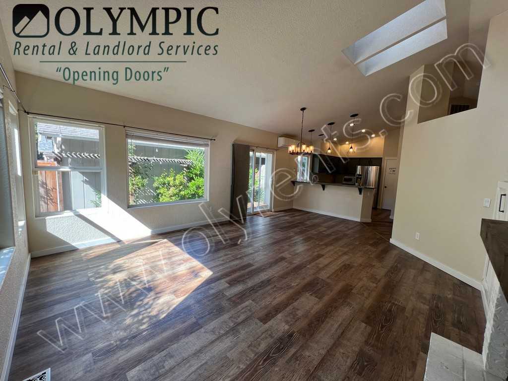 3719 Paddington Ln Se - Photo 6 of 29