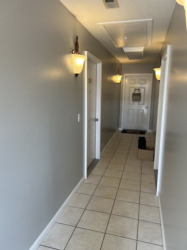 702 Oakvale Rd #202 - Photo 4 of 24