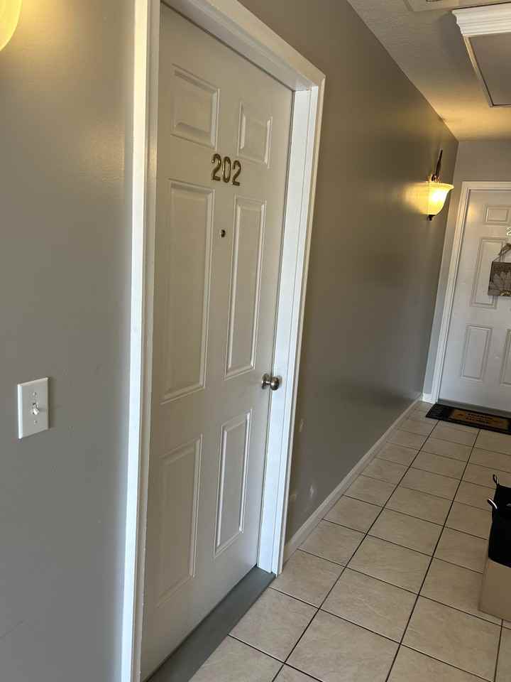 702 Oakvale Rd #202 - Photo 5 of 24