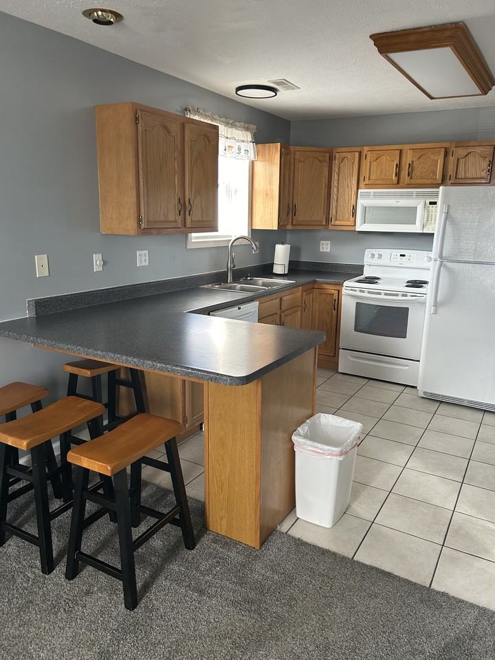 702 Oakvale Rd #202 - Photo 7 of 24