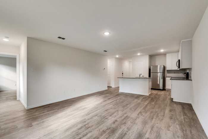 123 Vista Rd - Photo 3 of 20