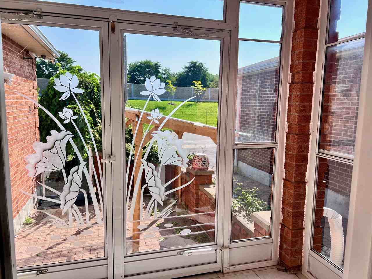 88 Ridgefield Crescent - Photo 3 of 35