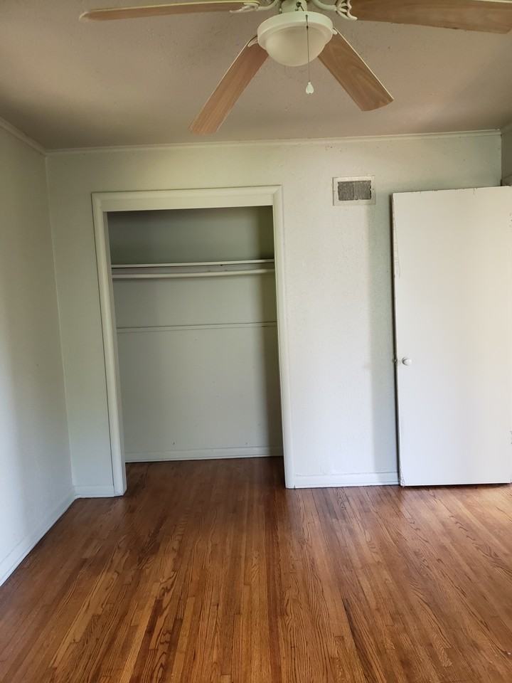 2316 S Hudson Pl - Photo 3 of 14