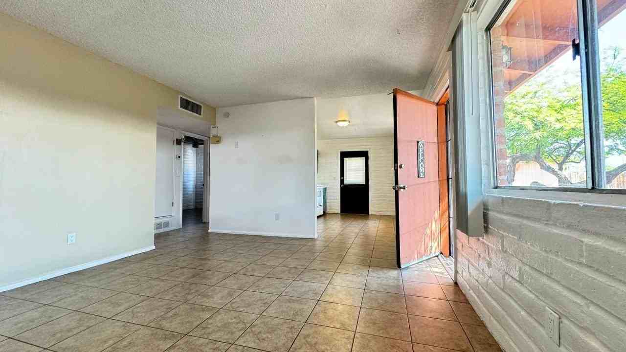 3421 East Monte Vista Drive - Photo 3 of 6