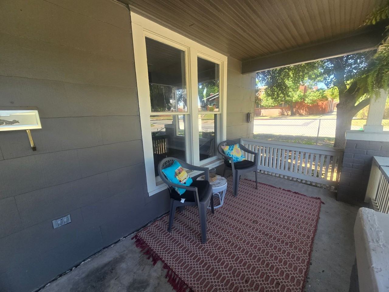 515 Sw 8th St - Photo 2 of 26