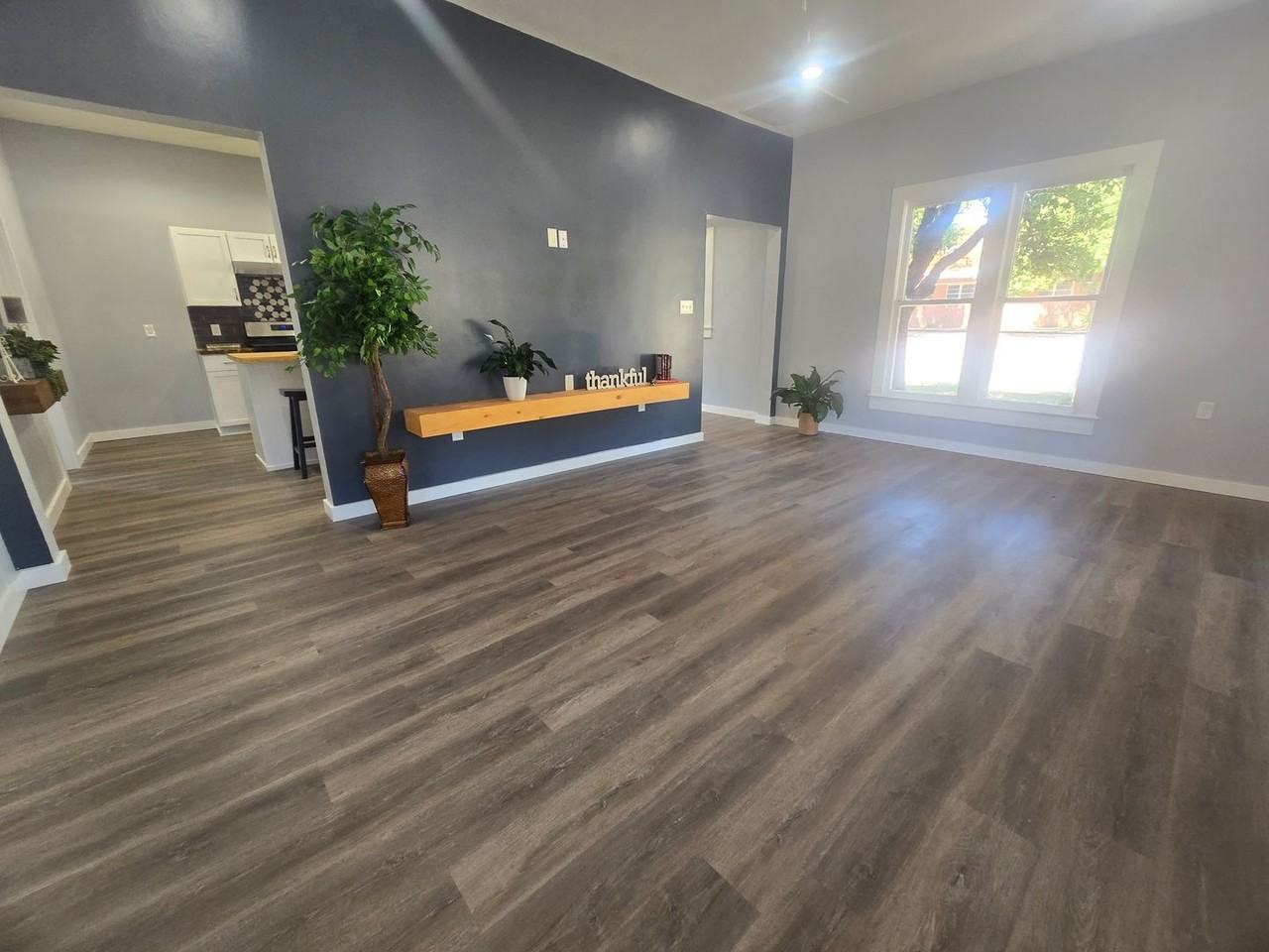 515 Sw 8th St - Photo 3 of 26