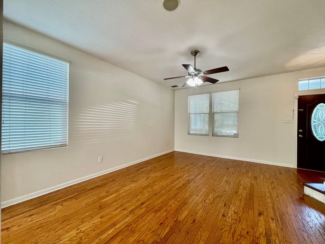 425 425 Shadowpoint - Main House - Photo 5 of 25