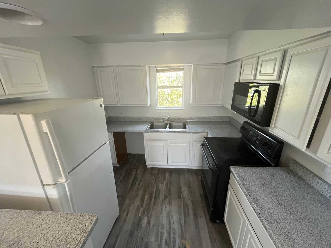 Fitzhugh Terrace - Photo 2 of 7