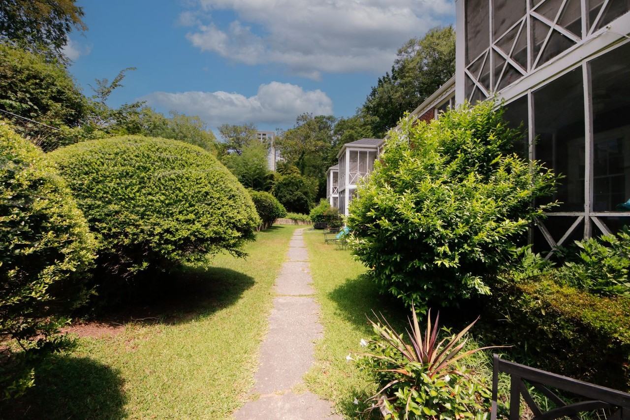 60 Delmont Dr Ne - Photo 2 of 37