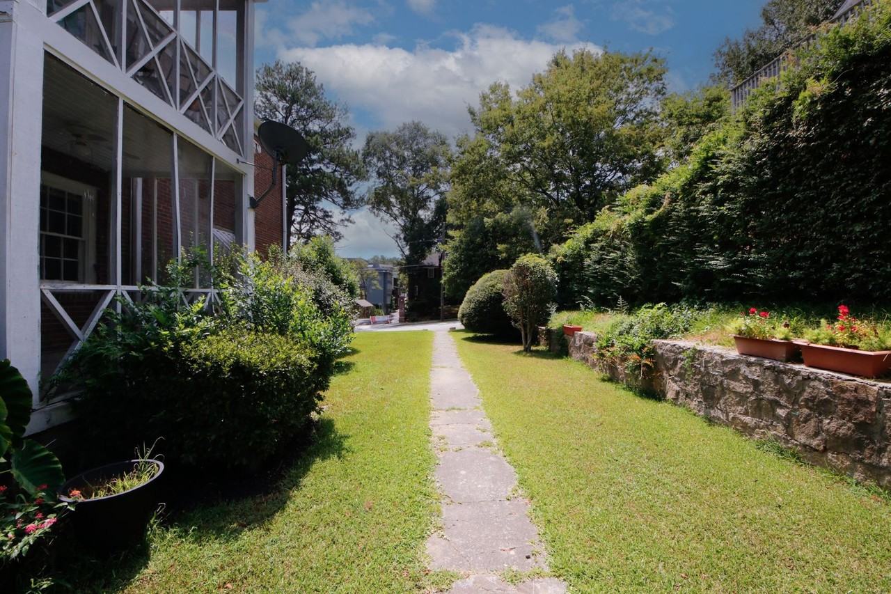 60 Delmont Dr Ne - Photo 3 of 37