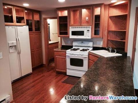 10043 James Ave NE - Photo 2 of 7