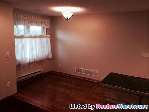 10043 James Ave NE - Photo 3 of 7