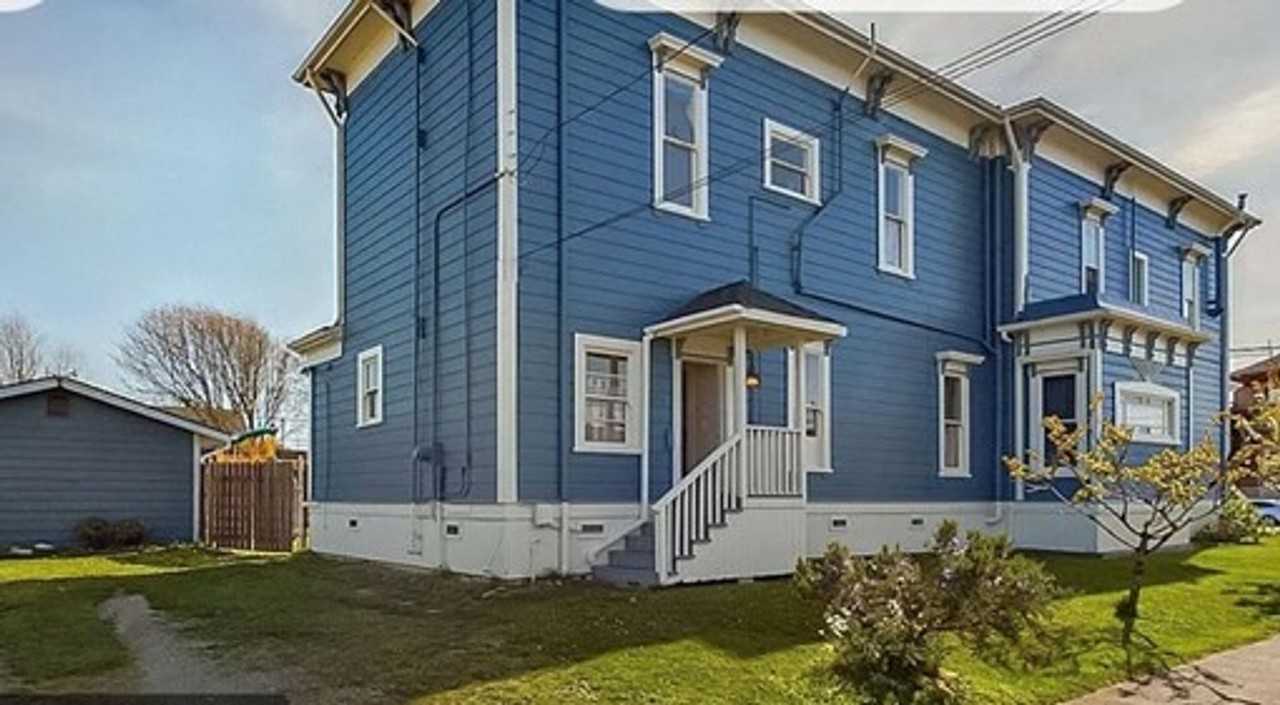 1403 E St #3 - Photo 3 of 28