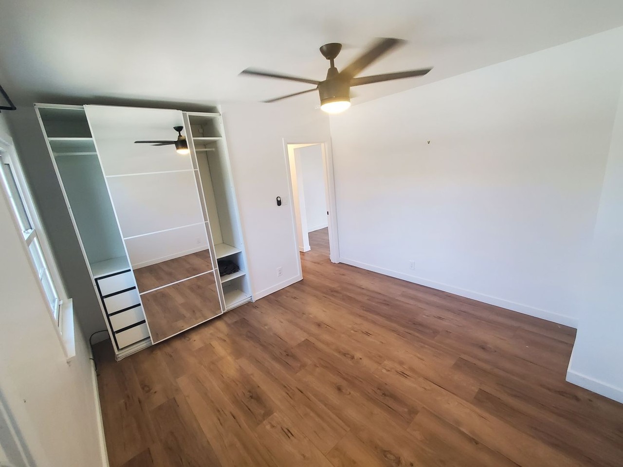 5637 Corbett St - Photo 7 of 19