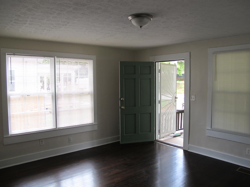 1915 Browns Mill Road Southeast #B - Photo 6 of 12