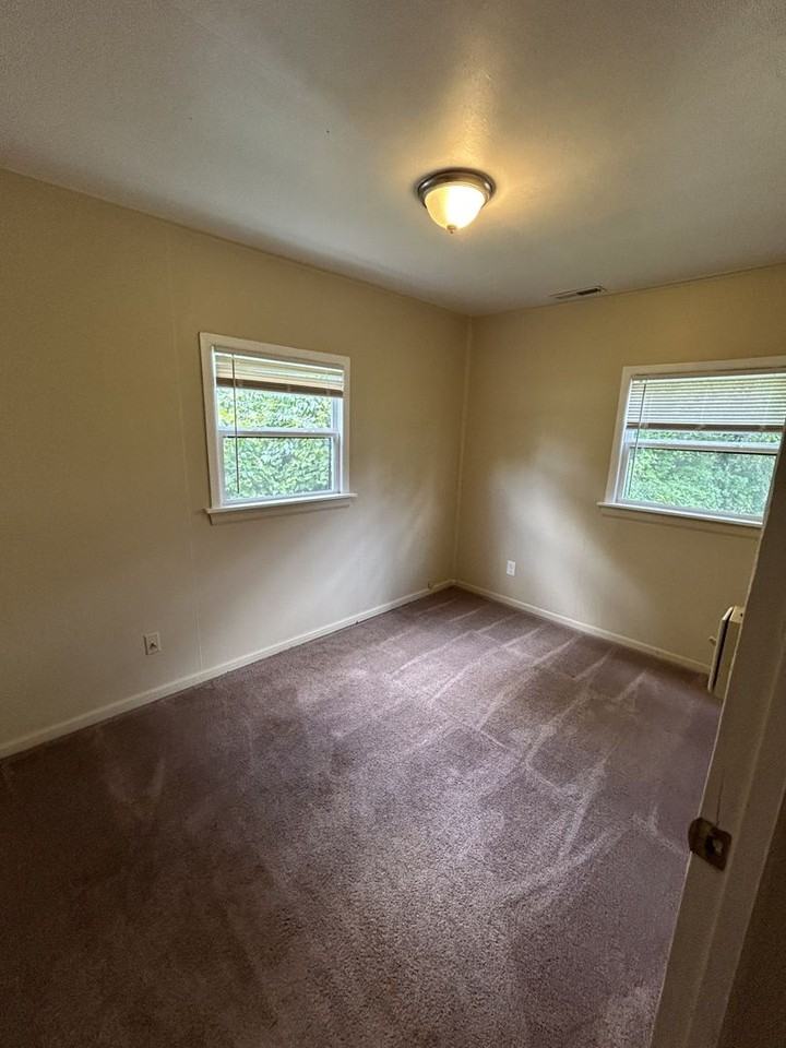 199 Ashland Ave - Photo 5 of 7