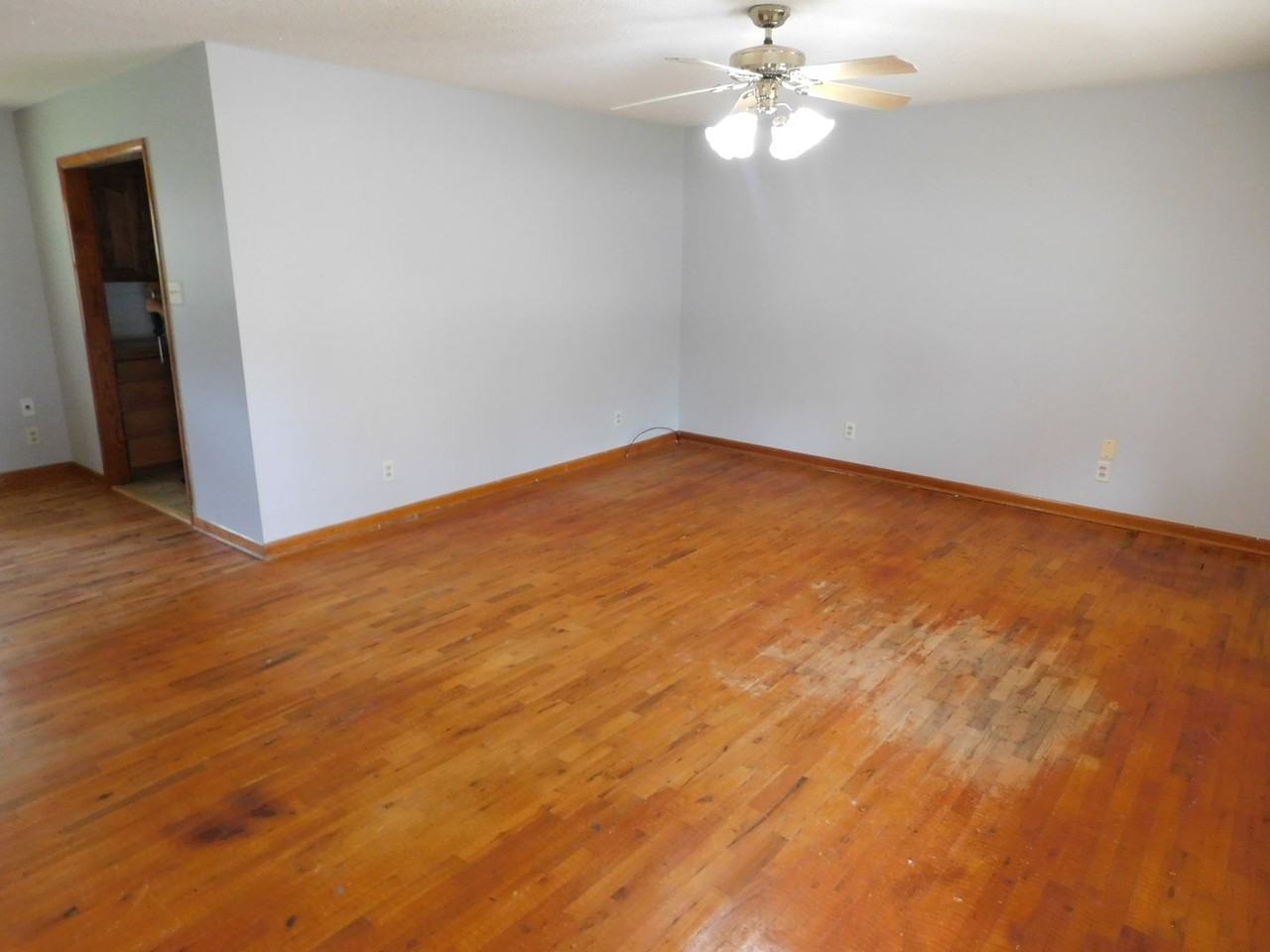 417 Marmaton Rd - Photo 3 of 17