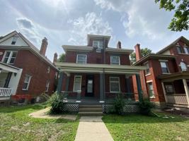 featured image of 141 E 12th Ave