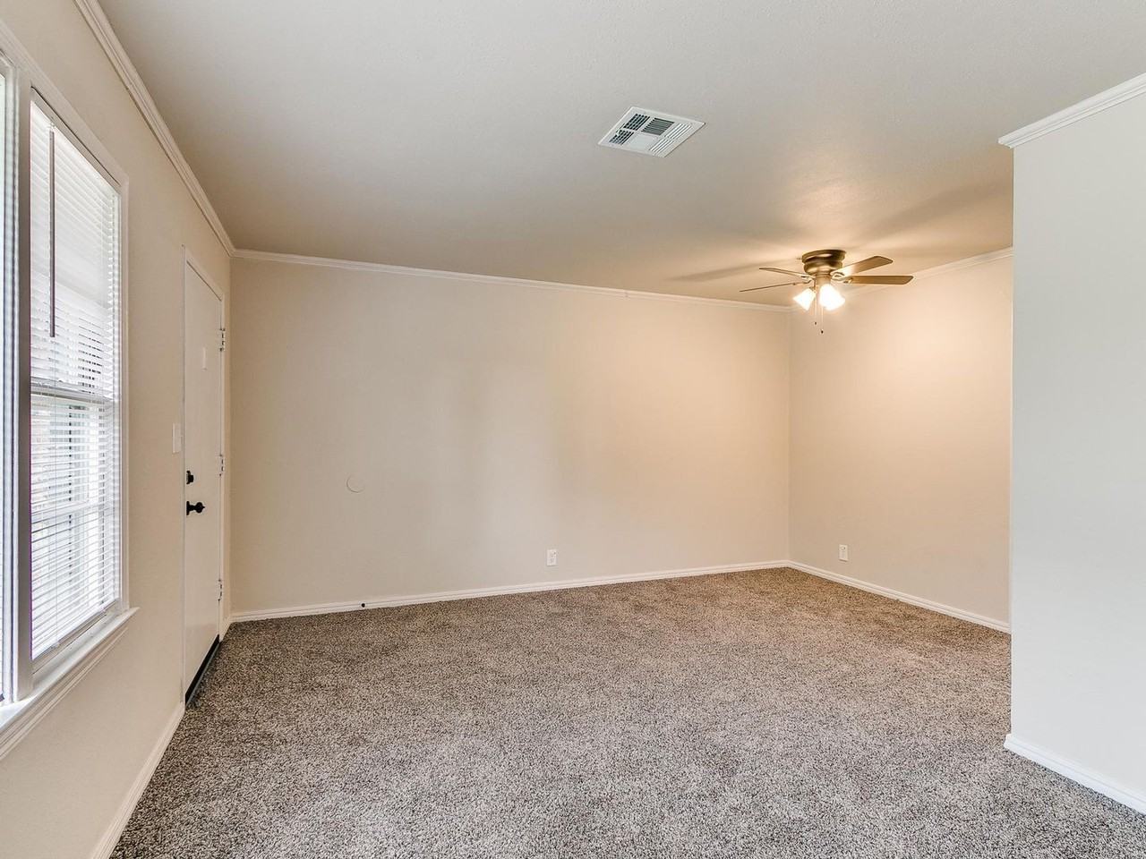 2221 Churchill Pl - Photo 4 of 33