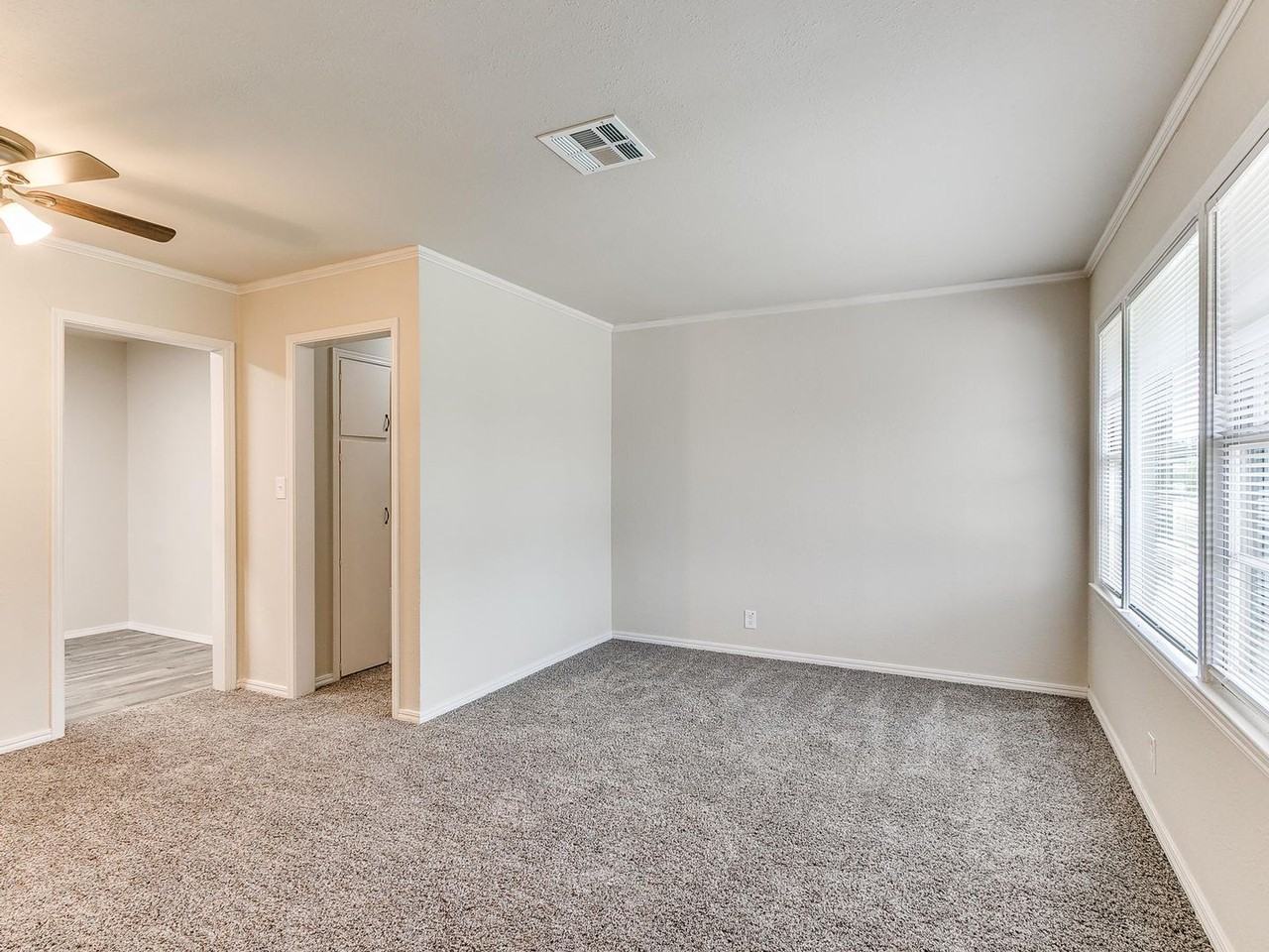 2221 Churchill Pl - Photo 5 of 33