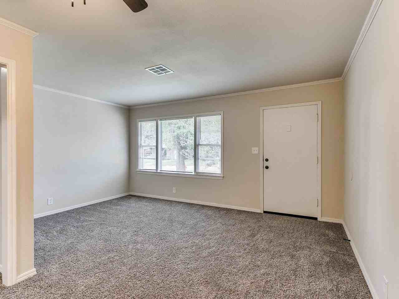 2221 Churchill Pl - Photo 6 of 33