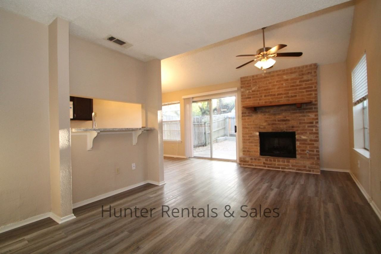 1223 Westway Cir - Photo 2 of 20