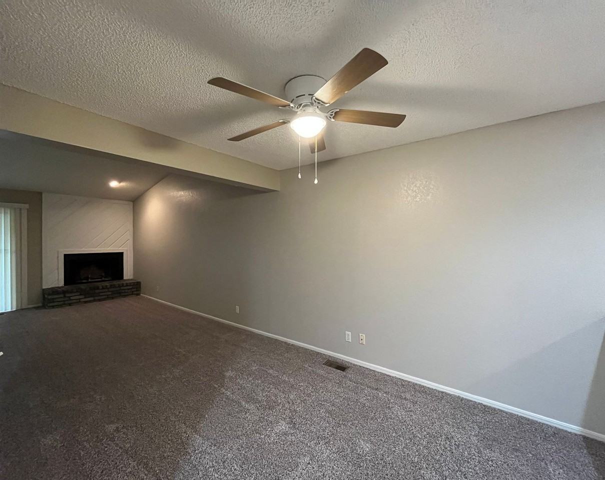 Sapulpa Duplexes-1823-25 - Photo 2 of 20