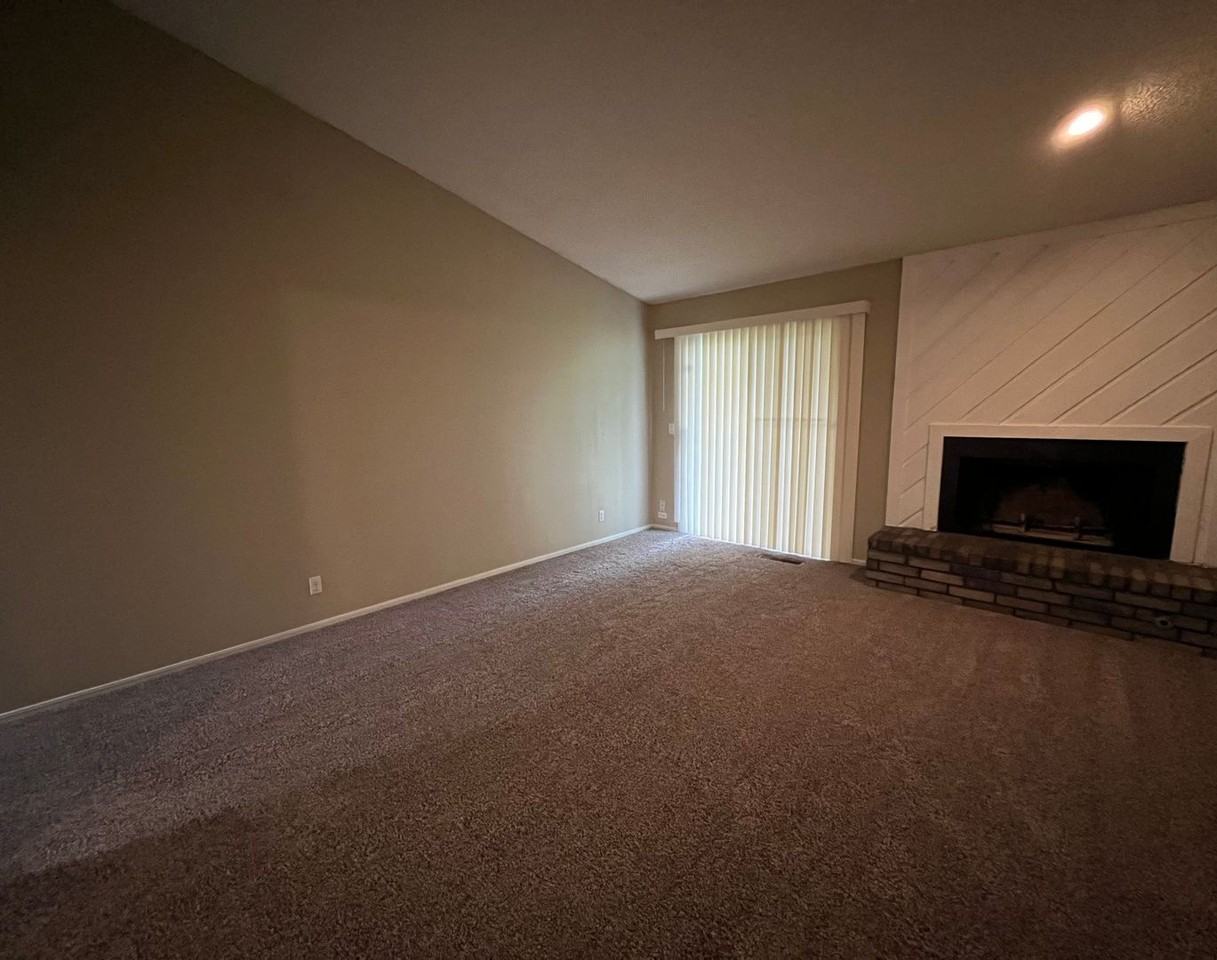 Sapulpa Duplexes-1823-25 - Photo 3 of 20