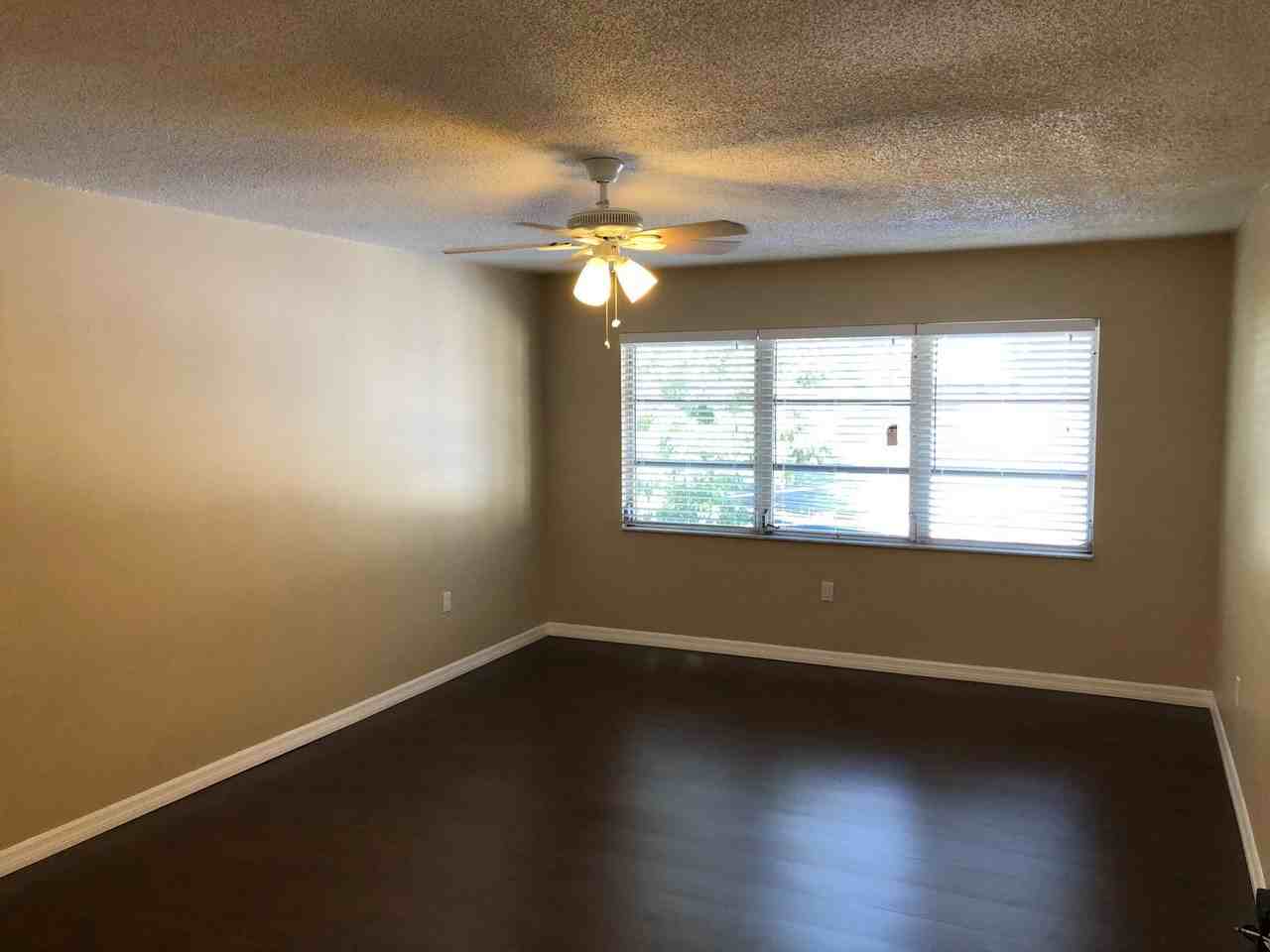 Citadel Apartments of Sarasota - Photo 5 of 21