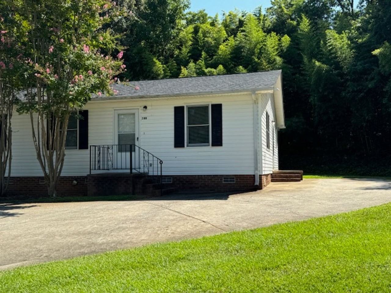 Pine Street Ext Duplexes - Photo 2 of 14