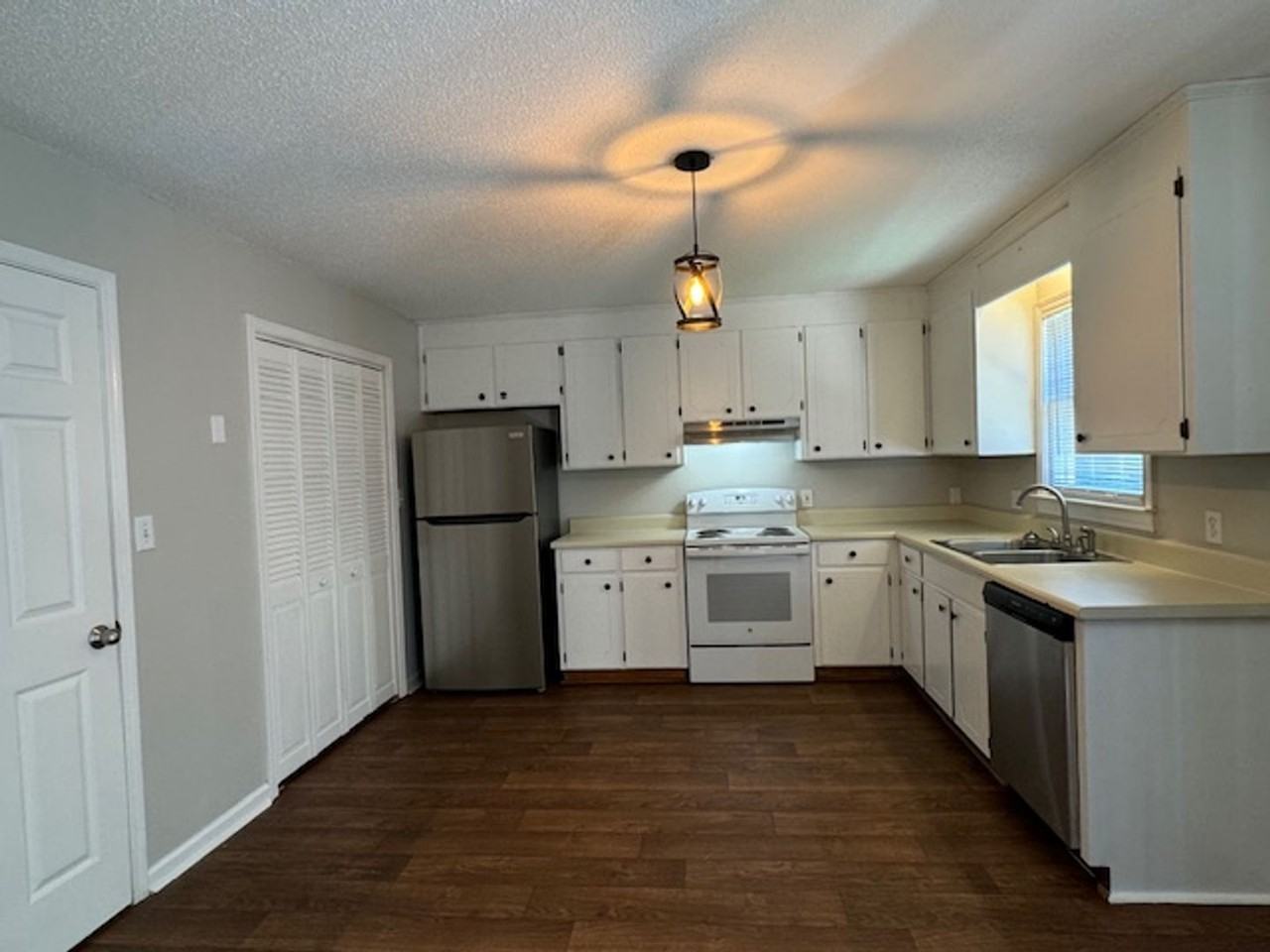 Pine Street Ext Duplexes - Photo 3 of 14