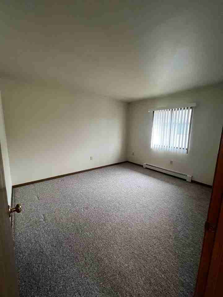 Roselawn Rentals - Photo 3 of 8